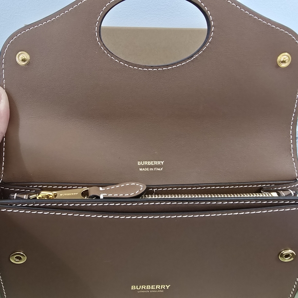 ‼️SOLD‼️NWT Burberry Malt Brown Leather ContinentBurberry Brown Leather Clutch - Picture 2 of 6